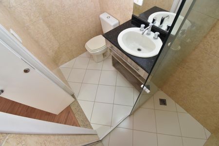 Casa de condomínio para alugar com 148m², 3 quartos e 2 vagasBanheiro do Ático