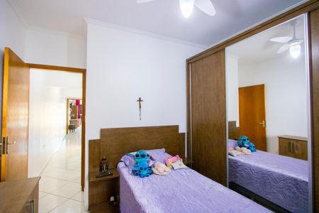 Casa à venda com 142m², 3 quartos e 2 vagasQuarto 3