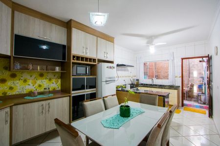 Casa à venda com 142m², 3 quartos e 2 vagasCopa/Cozinha