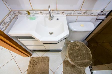 Casa à venda com 142m², 3 quartos e 2 vagasBanheiro social