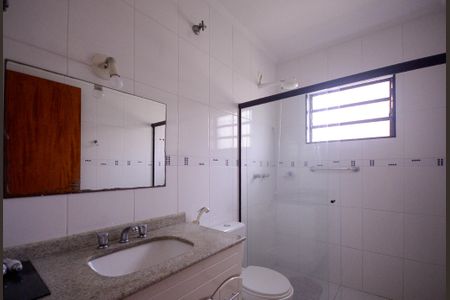 Casa à venda com 184m², 3 quartos e 3 vagasBanheiro Social 