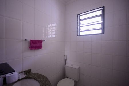 Casa à venda com 184m², 3 quartos e 3 vagasEdícula - Banheiro 