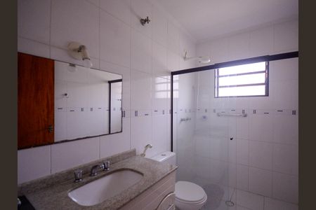 Casa à venda com 184m², 3 quartos e 3 vagasBanheiro Social 