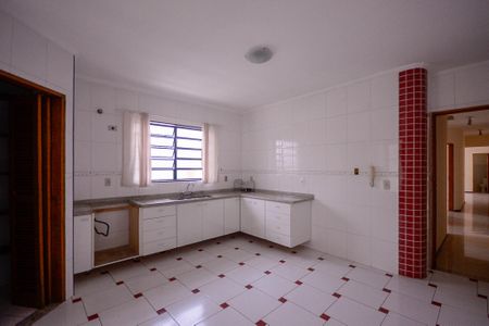 Casa à venda com 184m², 3 quartos e 3 vagasCozinha 