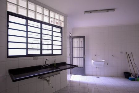 Casa à venda com 184m², 3 quartos e 3 vagasEdícula - Cozinha 