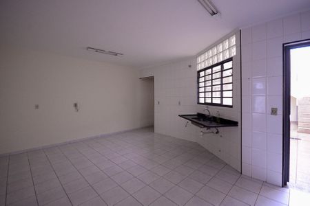 Casa à venda com 184m², 3 quartos e 3 vagasEdícula - Cozinha 