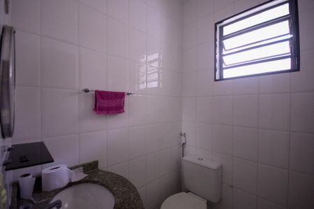 Casa à venda com 184m², 3 quartos e 3 vagasEdícula - Banheiro 