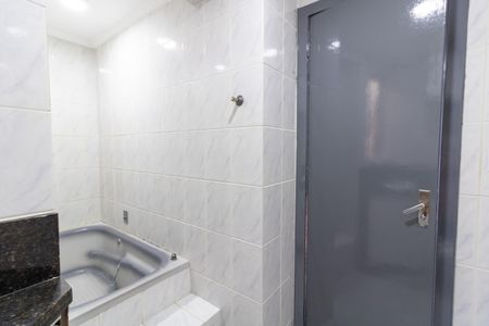 Apartamento para alugar com 57m², 2 quartos e 1 vaga Apartamento para alugar com 57m², 2 quartos e 1 vagaBanheiro