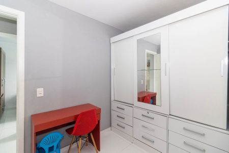 Quarto 2 de apartamento para alugar com 2 quartos, 48m² em Padre Miguel, Rio de Janeiro