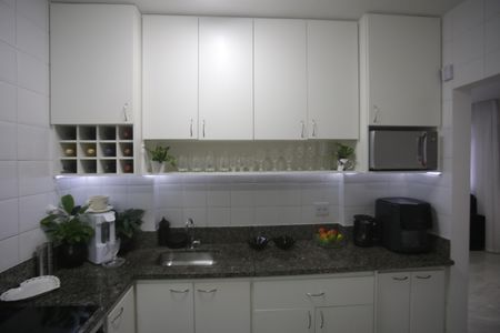 Studio à venda com 320m², 1 quarto e 2 vagasCozinha
