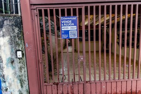 Casa à venda com 240m², 3 quartos e 2 vagasPortão entrada