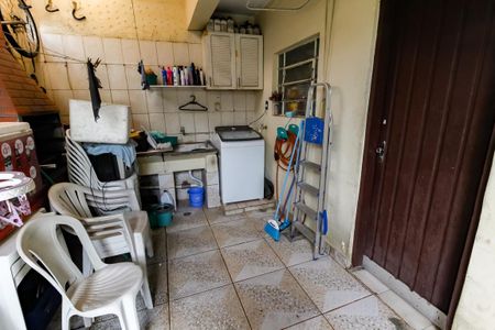 Casa à venda com 240m², 3 quartos e 2 vagasÁrea de Serviço