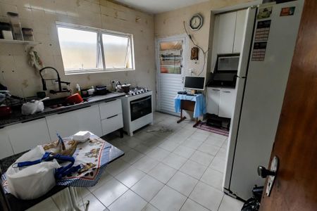 Casa à venda com 240m², 3 quartos e 2 vagasCozinha - Armários