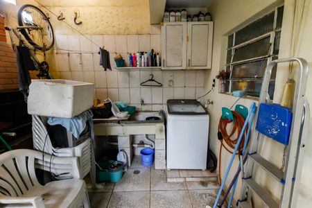 Casa à venda com 240m², 3 quartos e 2 vagasÁrea de Serviço