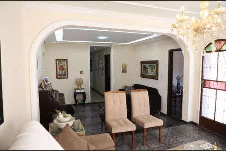 Foto 23 de casa à venda com 4 quartos, 300m² em Vera Cruz, Contagem