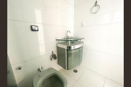 Apartamento à venda com 73m², 2 quartos e 1 vaga Apartamento à venda com 73m², 2 quartos e 1 vagaBanheiro Social