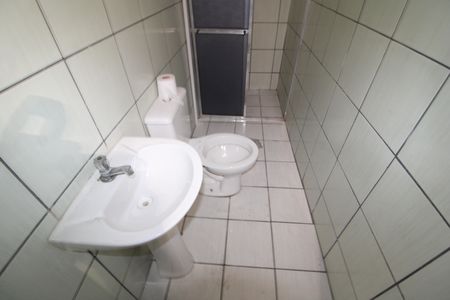Banheiro de casa para alugar com 1 quarto, 59m² em Vila Mirante, São Paulo