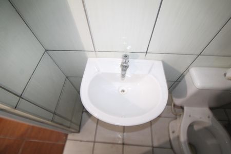 Banheiro de casa para alugar com 1 quarto, 59m² em Vila Mirante, São Paulo