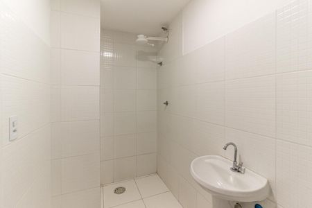 Banheiro de kitnet/studio para alugar com 1 quarto, 27m² em Campos Elíseos, São Paulo