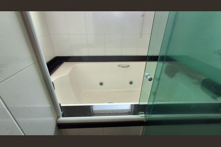 Casa à venda com 250m², 4 quartos e 4 vagas Casa à venda com 250m², 4 quartos e 4 vagasBanheiro Suíte 1