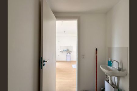 Apartamento para alugar com 29m², 2 quartos e sem vaga Apartamento para alugar com 29m², 2 quartos e sem vagaBanheiro