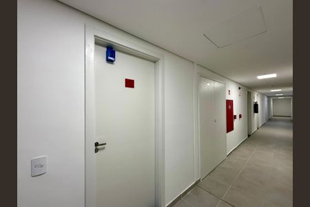 Apartamento para alugar com 29m², 2 quartos e sem vaga Apartamento para alugar com 29m², 2 quartos e sem vagaHall Apartamento