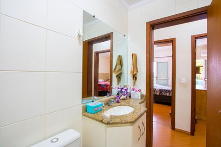 Apartamento à venda com 120m², 3 quartos e 2 vagas Apartamento à venda com 120m², 3 quartos e 2 vagasBanheiro social
