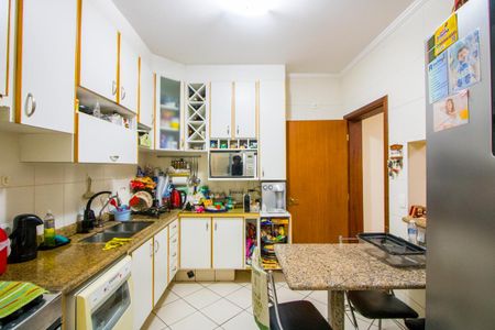 Apartamento à venda com 120m², 3 quartos e 2 vagas Apartamento à venda com 120m², 3 quartos e 2 vagasCozinha