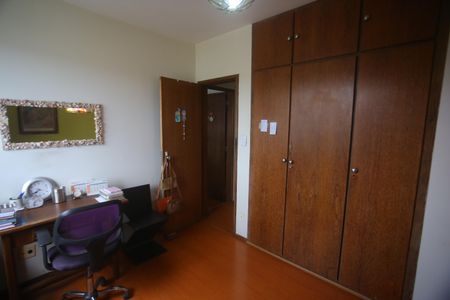 Apartamento à venda com 120m², 3 quartos e 1 vagaQuarto 2