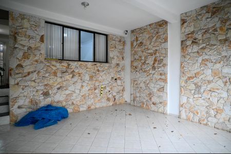 Casa à venda com 92m², 4 quartos e 2 vagasGaragem