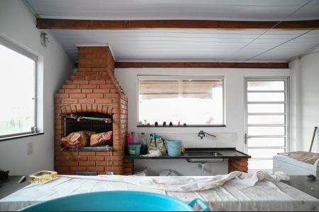 Casa à venda com 92m², 4 quartos e 2 vagasChurrasqueira