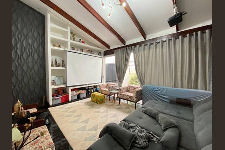 Sala de casa para alugar com 3 quartos, 229m² em Santa Mônica, Uberlândia