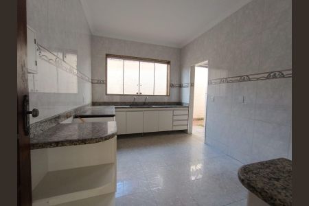 Casa para alugar com 4 quartos, 240m² em Itapoã, Belo Horizonte