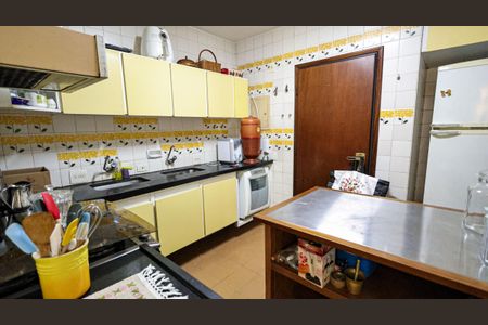 Apartamento à venda com 120m², 3 quartos e 2 vagasCozinha