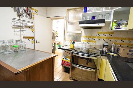 Apartamento à venda com 120m², 3 quartos e 2 vagasCozinha