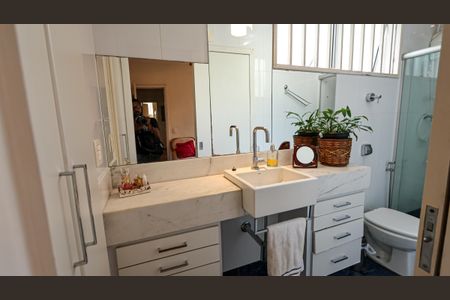 Apartamento à venda com 120m², 3 quartos e 2 vagasBanheiro da Suíte