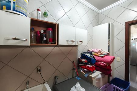 Casa de condomínio para alugar com 450m², 3 quartos e 3 vagas Casa de condomínio para alugar com 450m², 3 quartos e 3 vagasÁrea de Serviço