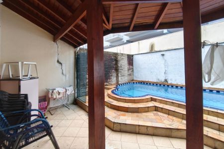 Casa de condomínio para alugar com 450m², 3 quartos e 3 vagas Casa de condomínio para alugar com 450m², 3 quartos e 3 vagasQuintal