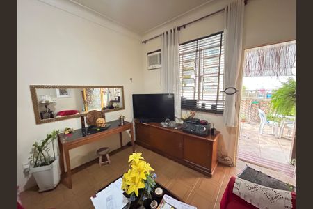 Sala de casa à venda com 3 quartos, 86m² em Piedad, Rio de Janeiro
