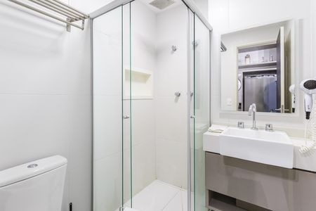 Banheiro de kitnet/studio à venda com 1 quarto, 25m² em Moema, São Paulo
