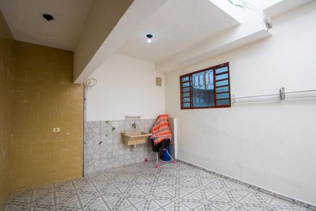 Casa para alugar com 276m², 4 quartos e 6 vagas Casa para alugar com 276m², 4 quartos e 6 vagasCasa 1 - Área de serviço
