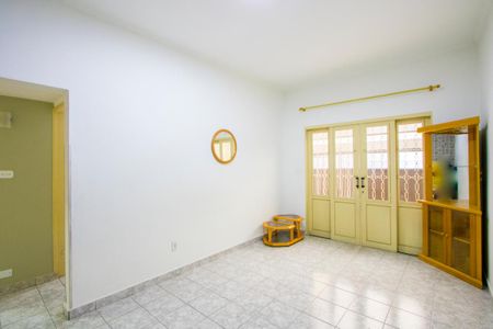 Casa para alugar com 276m², 4 quartos e 6 vagas Casa para alugar com 276m², 4 quartos e 6 vagasCasa 1 - Sala