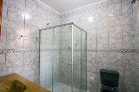 Casa para alugar com 276m², 4 quartos e 6 vagas Casa para alugar com 276m², 4 quartos e 6 vagasCasa 2 - Banheiro social 2