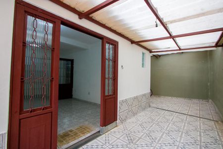 Casa para alugar com 276m², 4 quartos e 6 vagas Casa para alugar com 276m², 4 quartos e 6 vagasQuintal