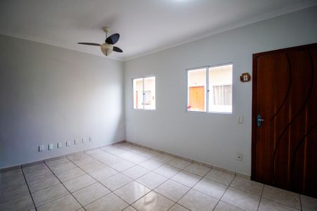 Casa de condomínio para alugar com 70m², 3 quartos e 1 vagaSala