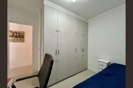 Apartamento à venda com 65m², 2 quartos e 2 vagas Apartamento à venda com 65m², 2 quartos e 2 vagasQuarto