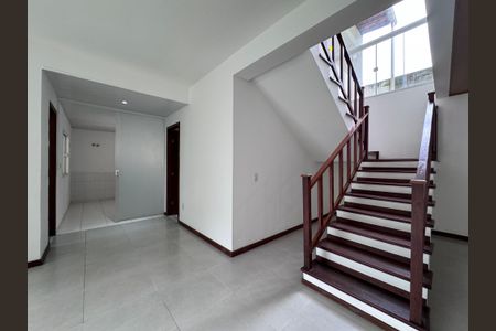 Casa de condomínio para alugar com 350m², 5 quartos e 2 vagasSala