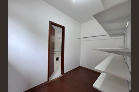 Casa de condomínio para alugar com 350m², 5 quartos e 2 vagasSuite 2 - Closet