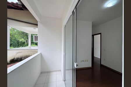 Casa de condomínio para alugar com 350m², 5 quartos e 2 vagasQuarto 1 - Varanda