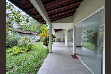 Casa de condomínio para alugar com 350m², 5 quartos e 2 vagasÁrea externa